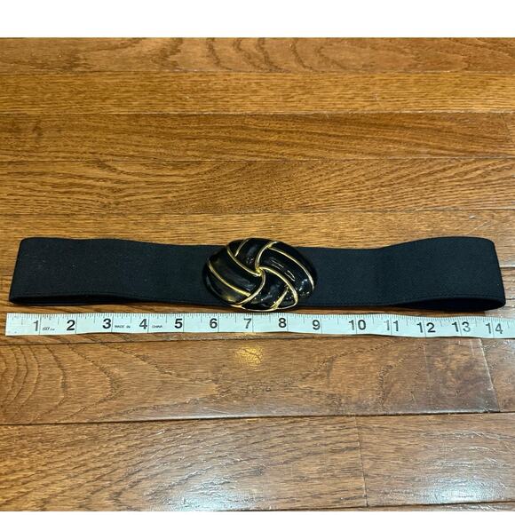 Vintage Day-Lor Belt | 1980s Stretch Cinch Belt with Swirled Black & Gold Buckle - Picture 7 of 16